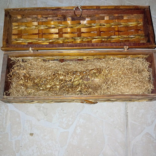 Wooden box for drinks