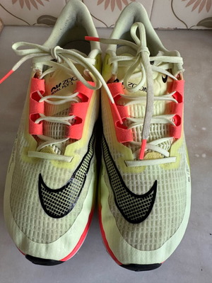 Nike Air Zoom Rival Fly 3 shoes like new, size 44.5, pink and yellow