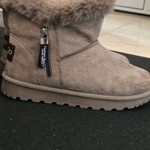 GoGo Shoes winter boots like new, beige, size 39
