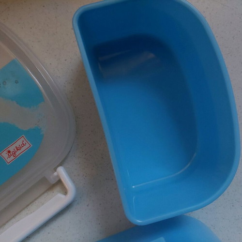 Sigikid lunchbox used for kids with inner compartment