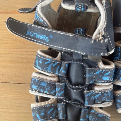 Juniors sandals used, boys size 35/36, blue