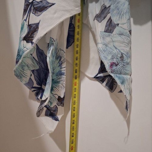 Asymmetric dress with floral pattern, cold shoulder, size L-XL, like new