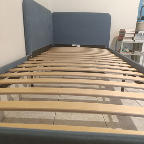 Ramsta bed 90 x 200 cm like new, blue with wooden slats