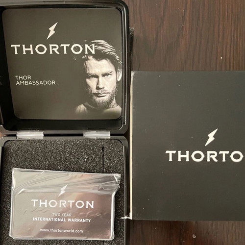 Thorton 9004121 watch like new with fabric strap and 30m water resistance
