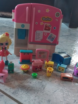 Shopkins So Cool Fridge playset with Shoppie doll and miniatures