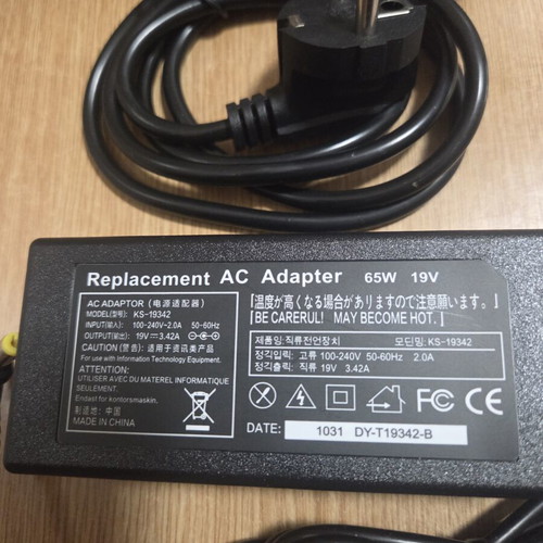 Universal charger AC adapter 65W 19V model KS-19342 new