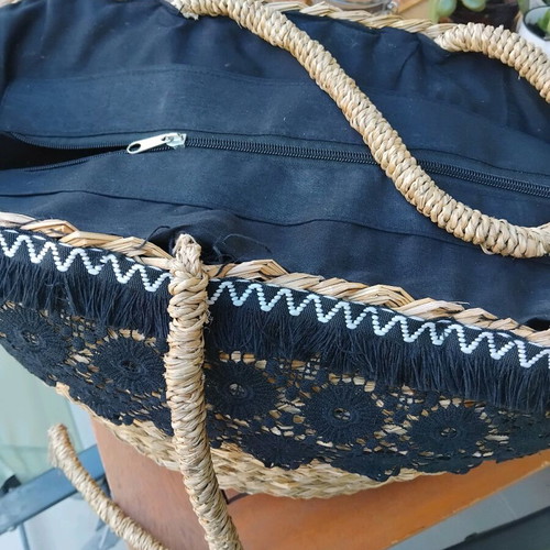 Straw beach bag like new with one handle repairable