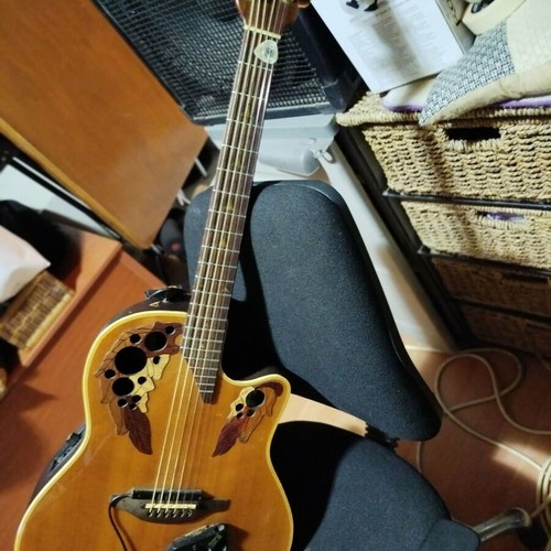 Ovation Guitar 1768 Elite with Synth Roland GR-1 like new