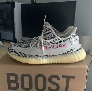 adidas Yeezy Boost 350 V2