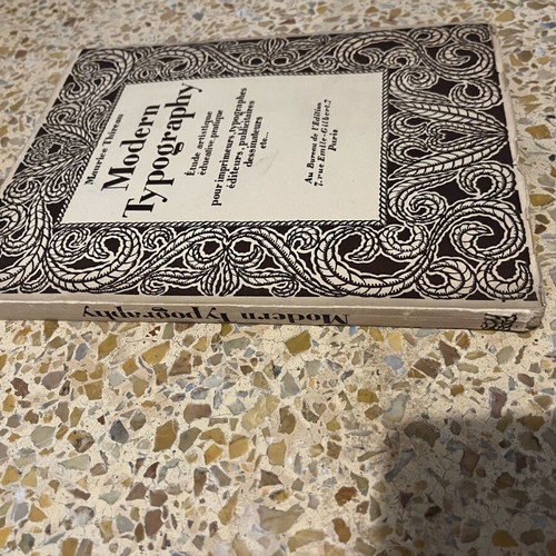 Modern Typography book like new, French