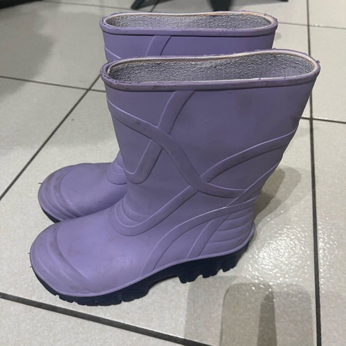 Unisex galoshes size 32-33 like new, purple with blue