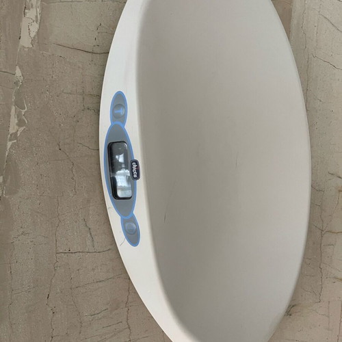 Chicco baby scale used, functional, needs batteries