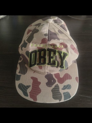Obey Hat Snapback like new, multicolor