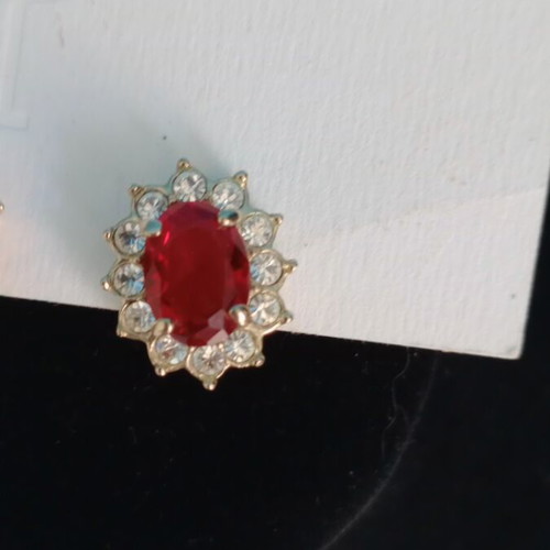 Vintage earrings with large red stone and clip, like new