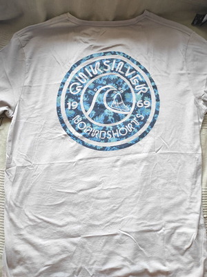 Quiksilver T-shirt new, large, beige and blue