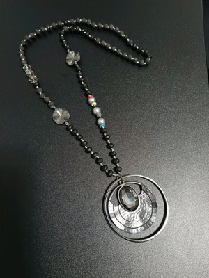 Long necklace like new