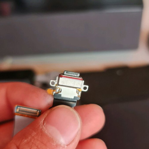 Usb C cable ribbon for Galaxy Note 20 Ultra used, in good condition