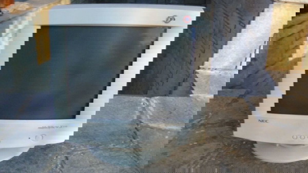 Οθόνη Η/Υ NEC MultiSync V521 15″ CRT
