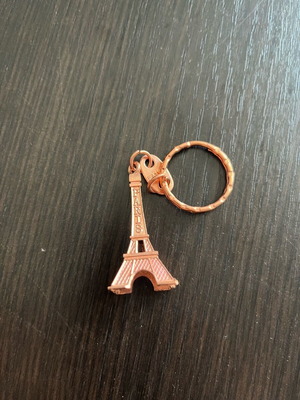 Eiffel Tower keychain new