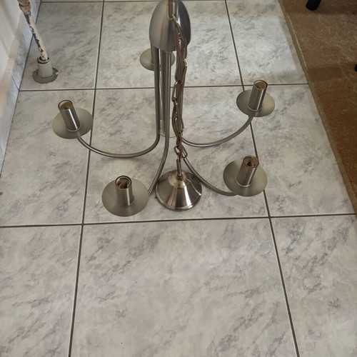 Living room chandelier used in good condition
