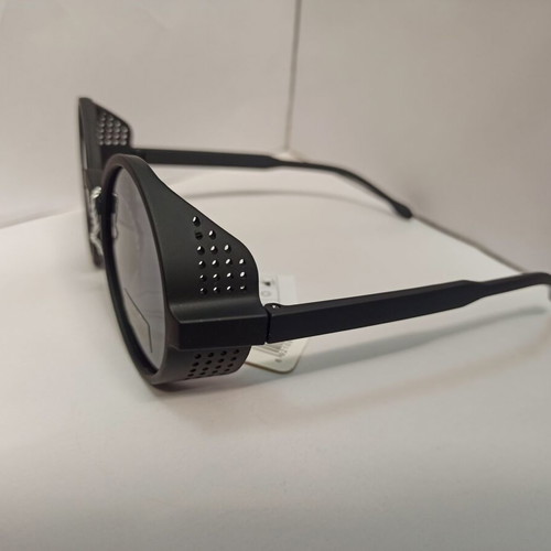 Men's sunglasses new with attractive design