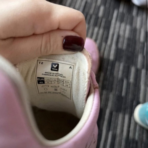Veja leather shoes pink like new, size 40, athletic