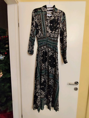 Stradivarius long dress like new with paisley pattern