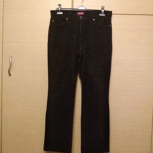 Sarah Lawrence women's slim black corduroy pants used
