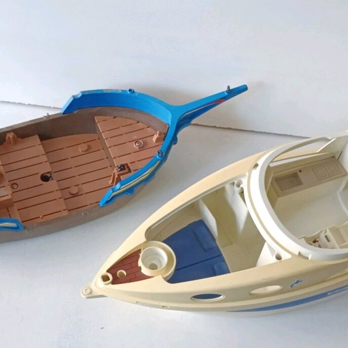Playmobil 2 vintage ships used with missing parts together