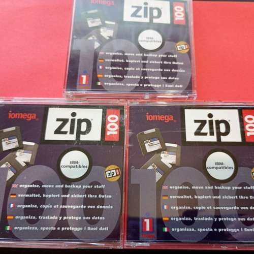 Iomega Zip 100MB disks used, pack of 2 with cases