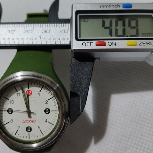 Luckies unisex wristwatch green like new