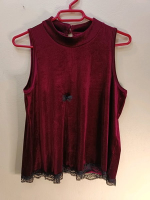 Velvet Top Bordeaux Anel Like New with Lace and Mock Neck