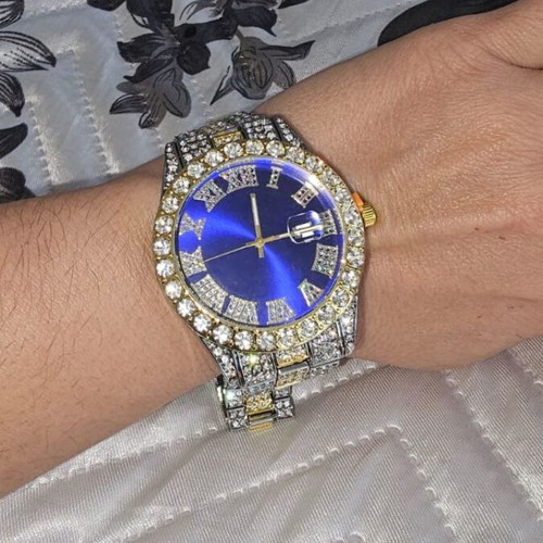 Wristwatch new, beautiful, unisex