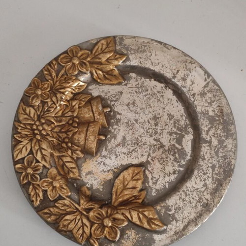Decorative Christmas platter like new, ceramic