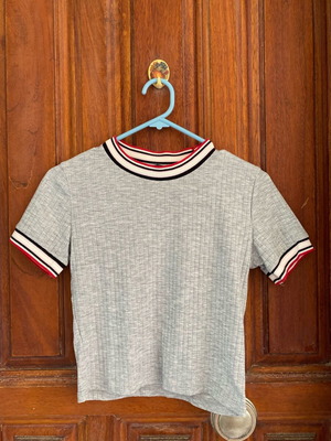 Crop top Bershka like new, size small, gray and red