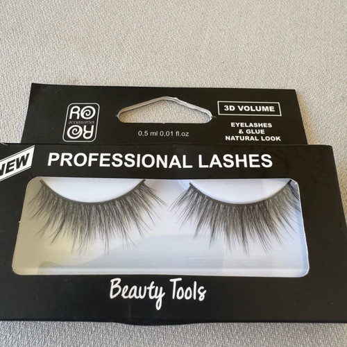 3D Volume Eyelashes new with glue