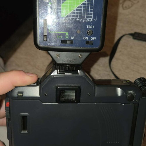 Pentax MZ-50 analog camera set like new with Sigma 100-300mm lens and Ricoh flash