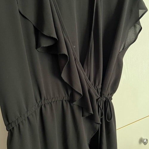 Lynne women's blouse wrap style like new, black, size L