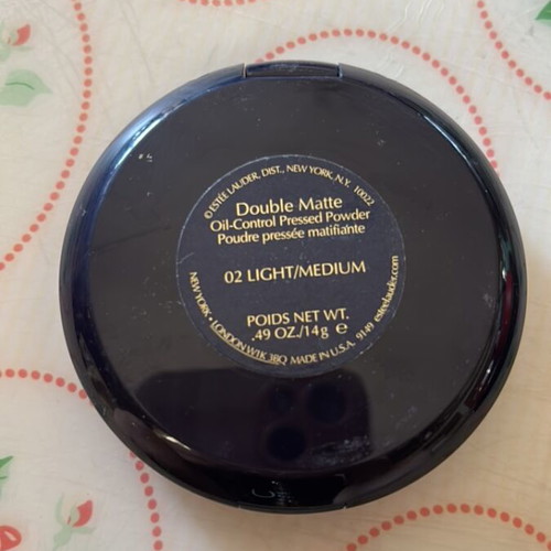 Estee Lauder Powder Refill Case like new, only the case
