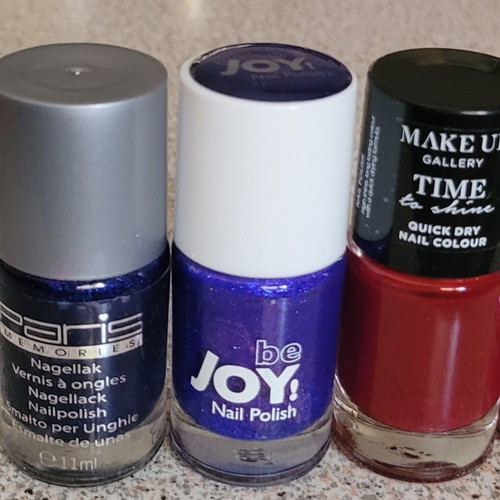 Nail polish set of 2 like new with deep, seductive colors