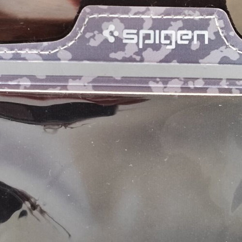 Spigen A703 Dynamic Shield Armband like new with camo pattern