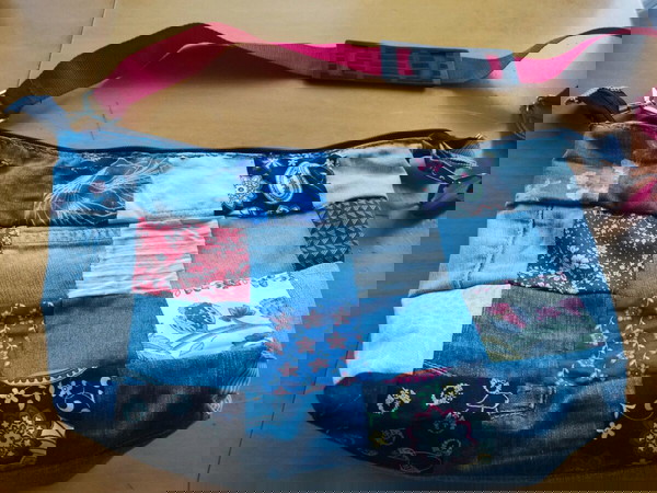 Χειροποίητη τσάντα Boho ώμου/χιαστη patchwork φτιαγμένη από ανακυκλωμένα τζιν και vintage υφασματα