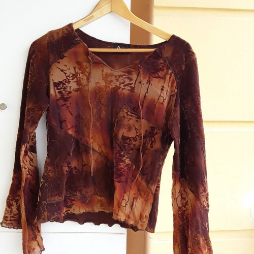 Vintage long-sleeve blouse like new with layers
