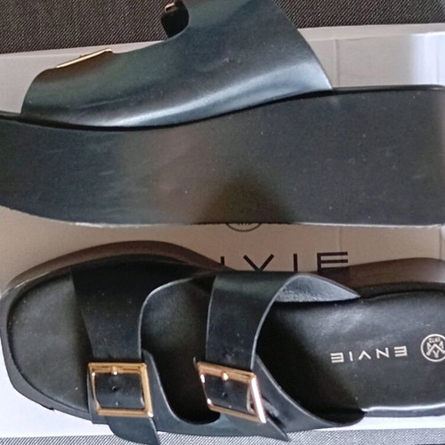 Envie Shoes women's platform sandals size 37 like new black