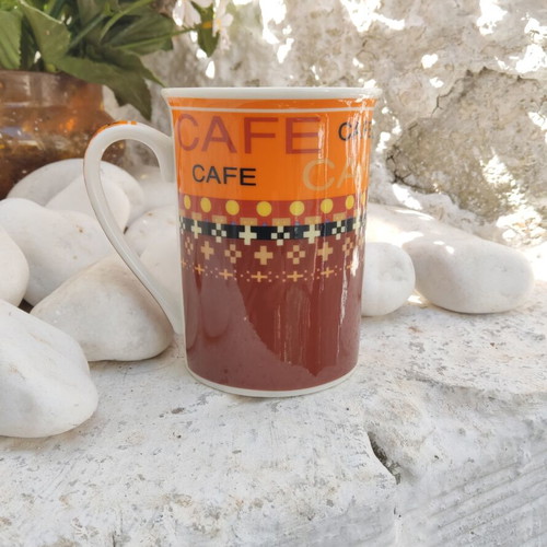 Finecasa Lifestyle ceramic coffee mug with retro Cafe design