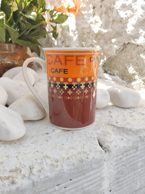 Finecasa Lifestyle ceramic coffee mug with retro Cafe design