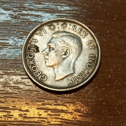 Canada 25 cents coin 1942 like new, 80% silver