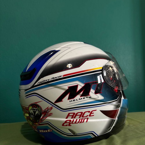 MT helmet kids size small like new
