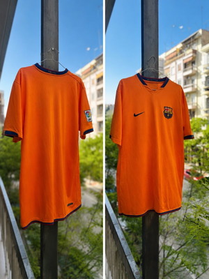 Barcelona 2006-07 Away Kit like new, authentic
