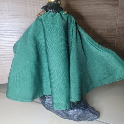 Marvel Thor: Ragnarok Loki gallery collectible PVC figure statue like new with minor horn damage
